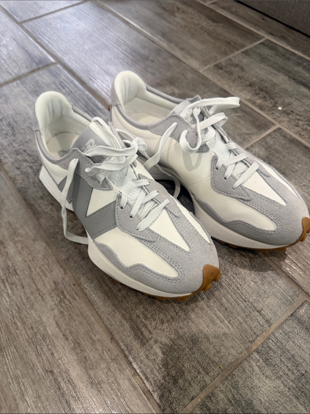 New Balance White and Light Gray 327 Women’s Sneakers NEW